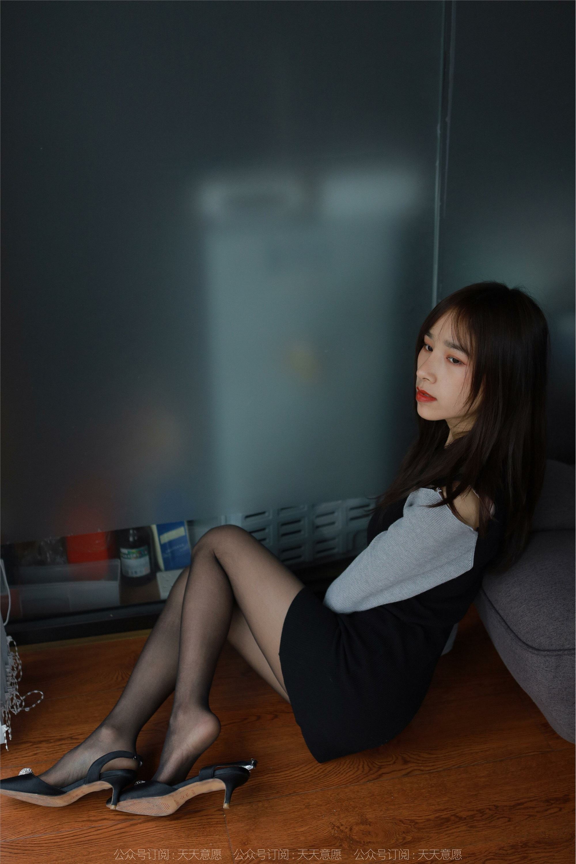 IESS异思趣向 2022.03.26 丝享家1040：美子《沙发上的黑丝》